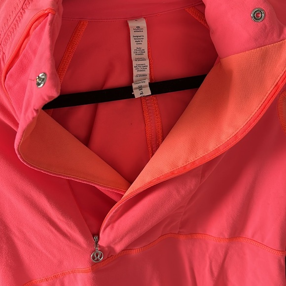Lululemon running jacket - Picture 5 of 8